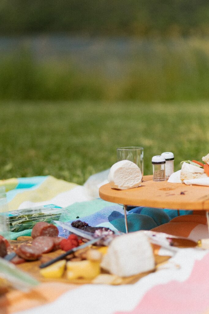 Close up picture of picnic set up.