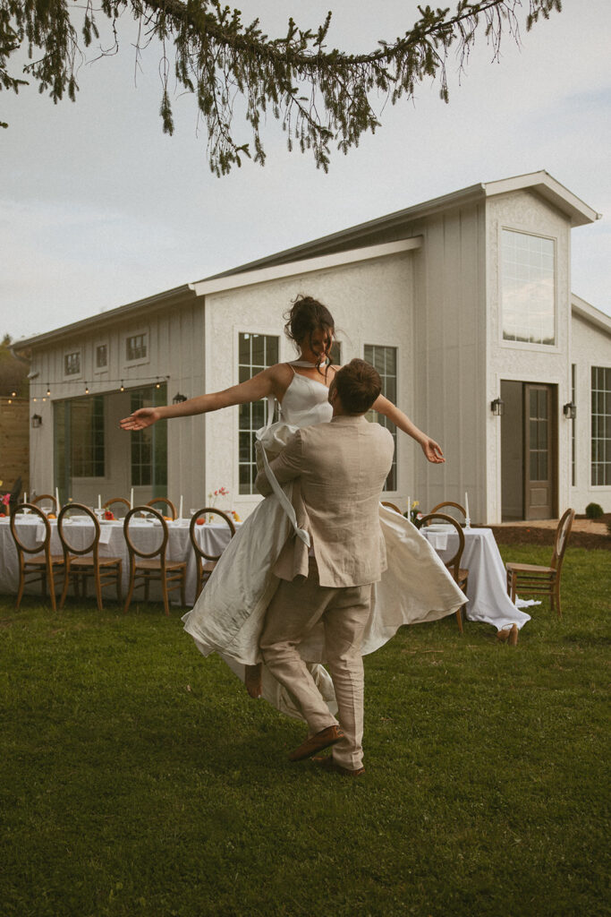 Exterior view of Luxe Glass House wedding venue in Mills River, North Carolina.
